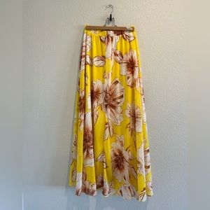 Woman’s maxi skirt.